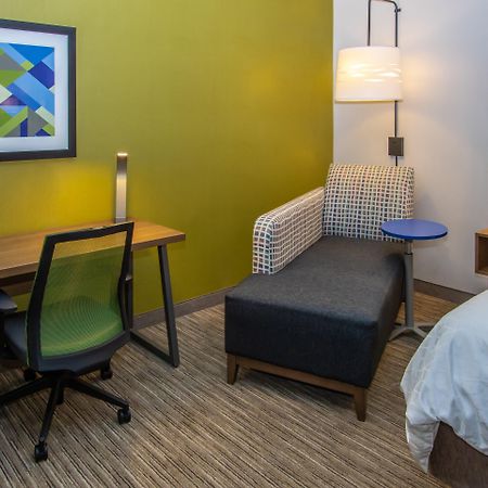 Holiday Inn Express Hotel & Suites Roseville - Galleria Area By Ihg Экстерьер фото