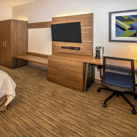 Holiday Inn Express Hotel & Suites Roseville - Galleria Area By Ihg Экстерьер фото