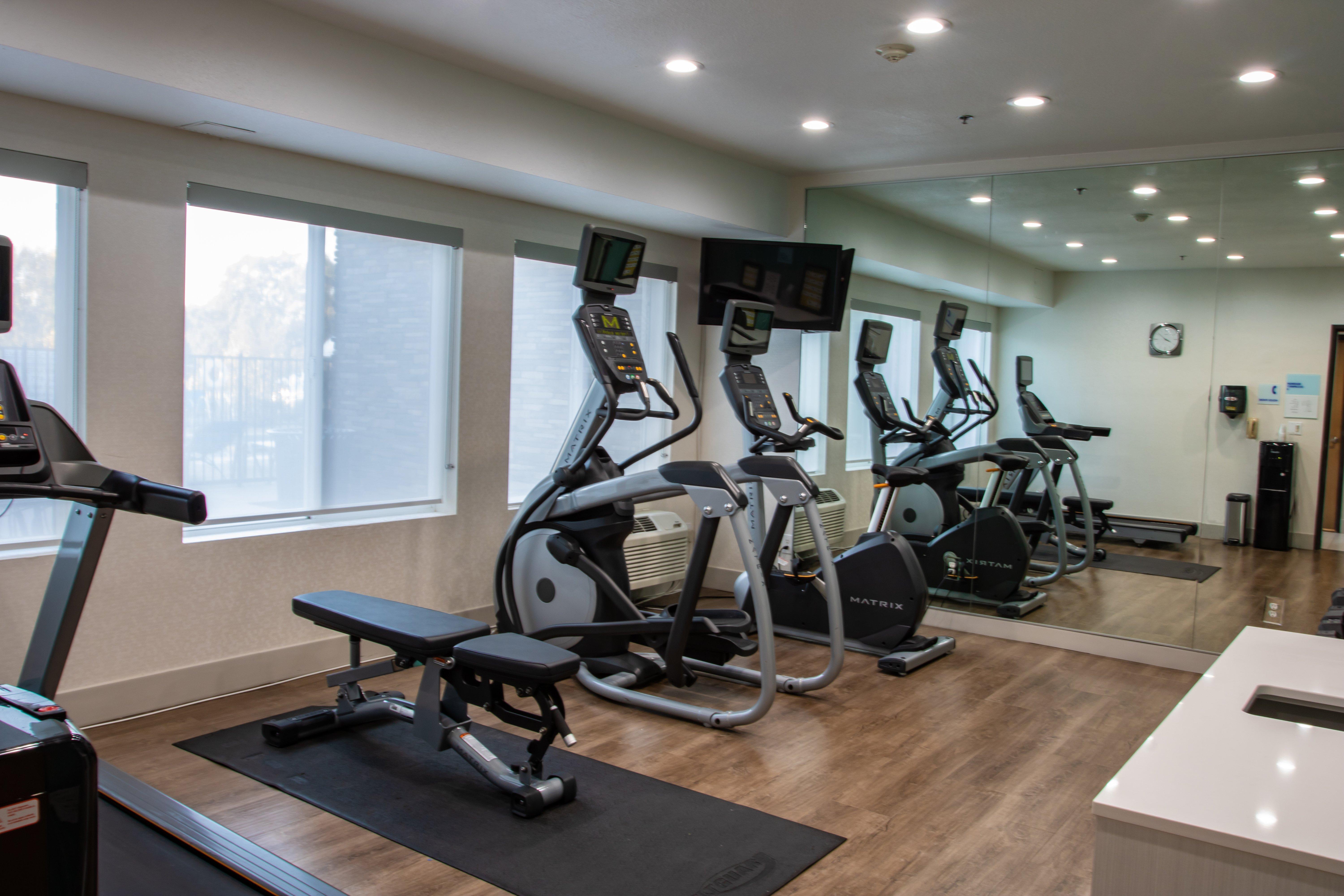Holiday Inn Express Hotel & Suites Roseville - Galleria Area By Ihg Экстерьер фото