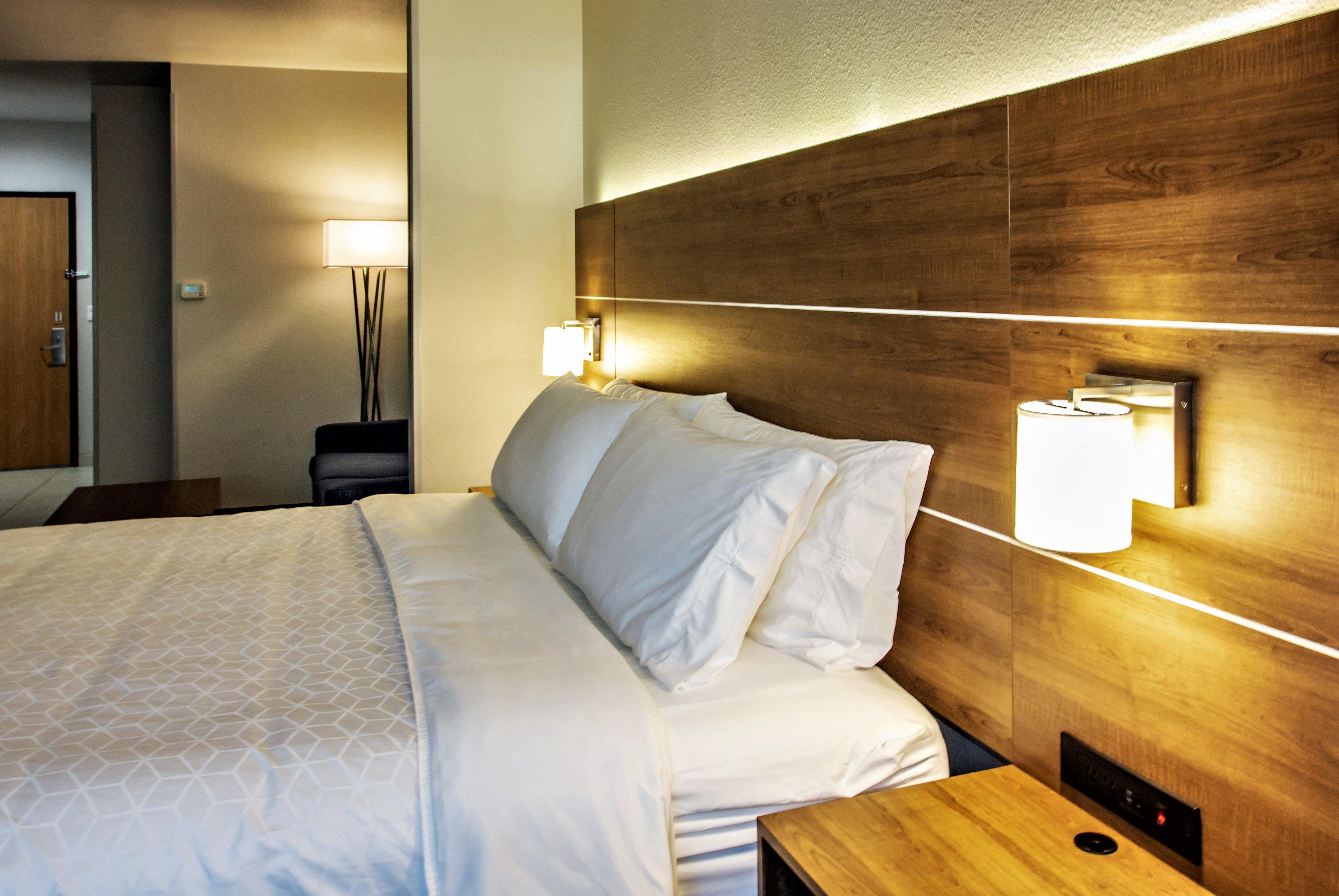Holiday Inn Express Hotel & Suites Roseville - Galleria Area By Ihg Экстерьер фото
