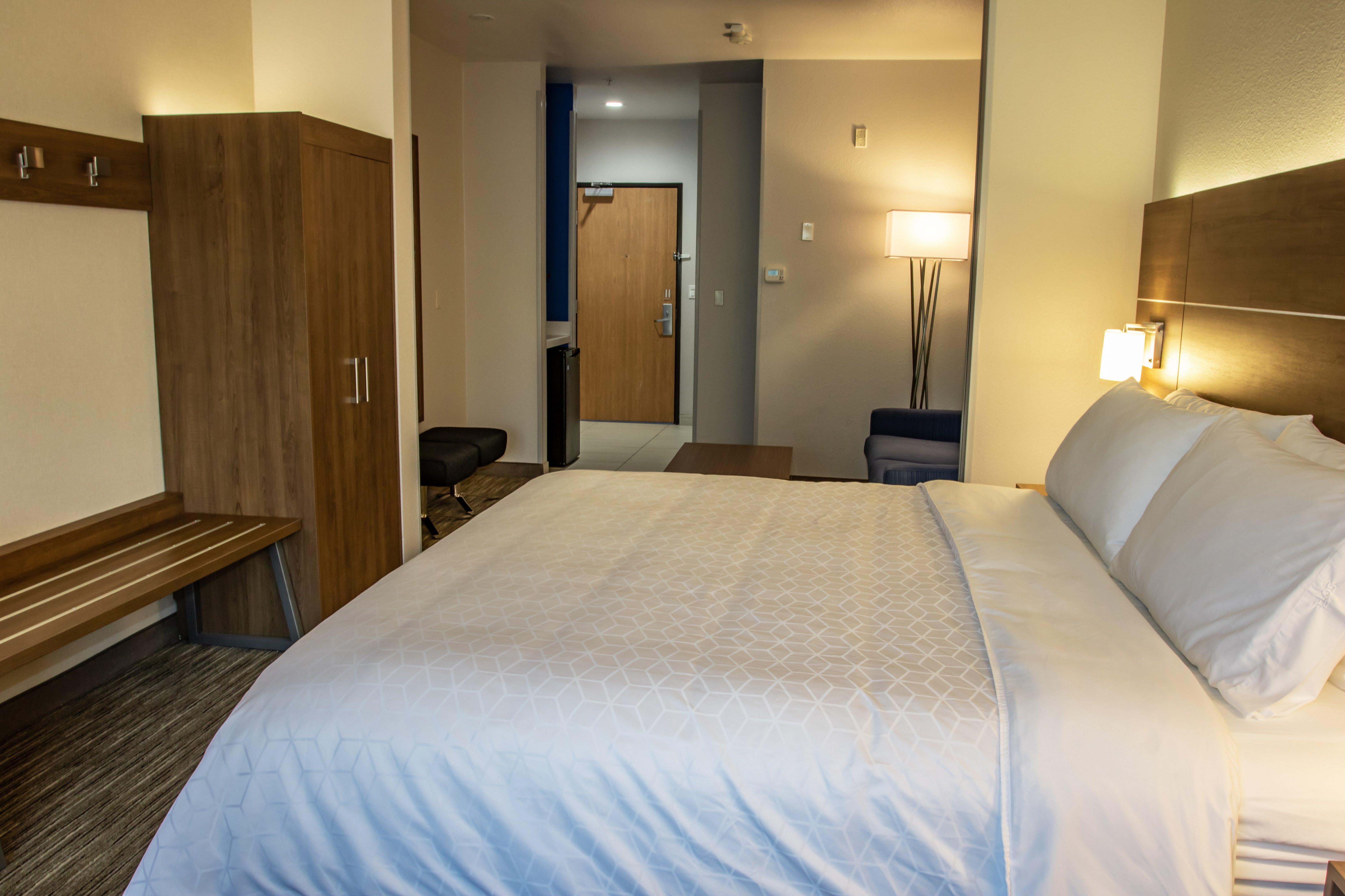 Holiday Inn Express Hotel & Suites Roseville - Galleria Area By Ihg Экстерьер фото