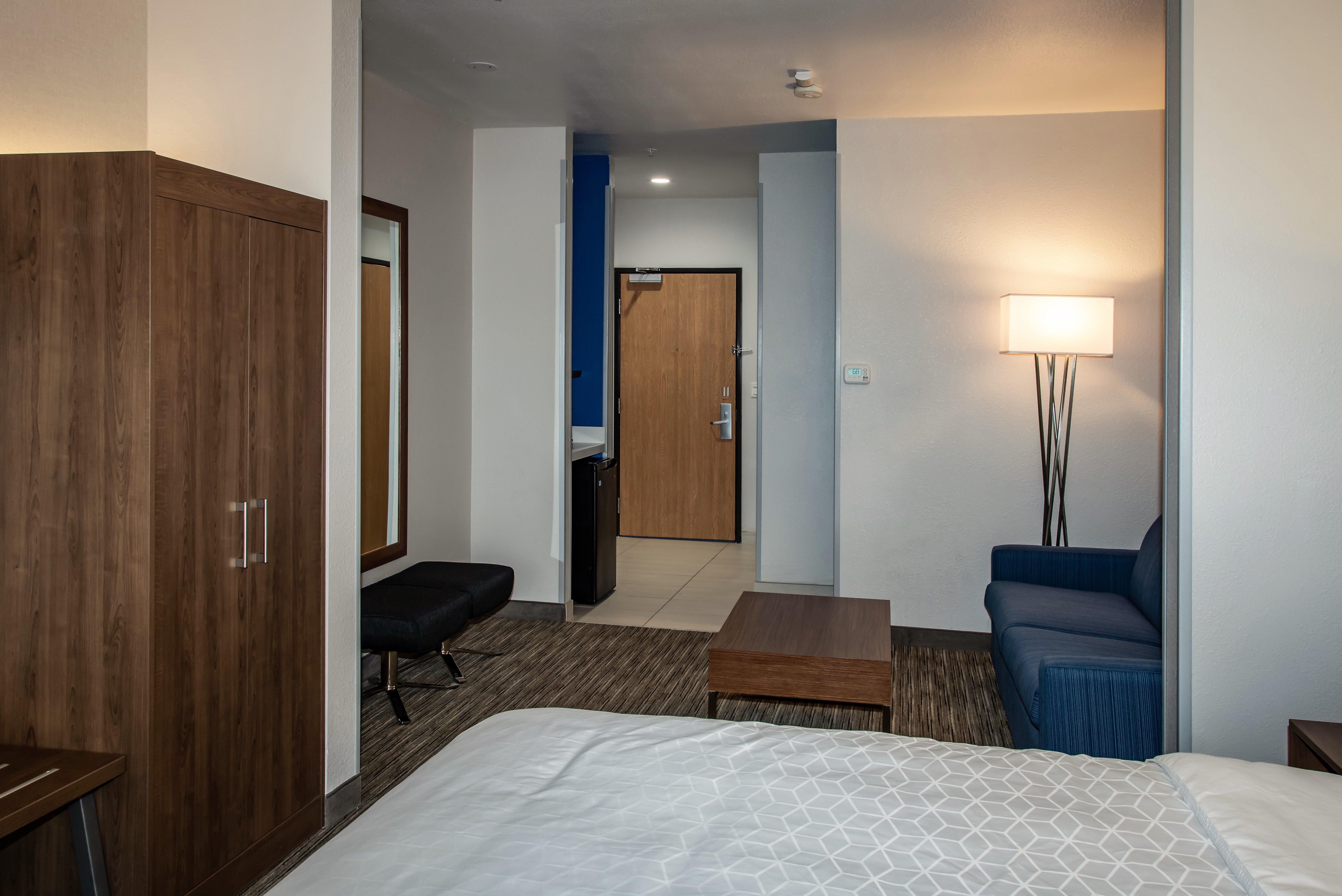 Holiday Inn Express Hotel & Suites Roseville - Galleria Area By Ihg Экстерьер фото