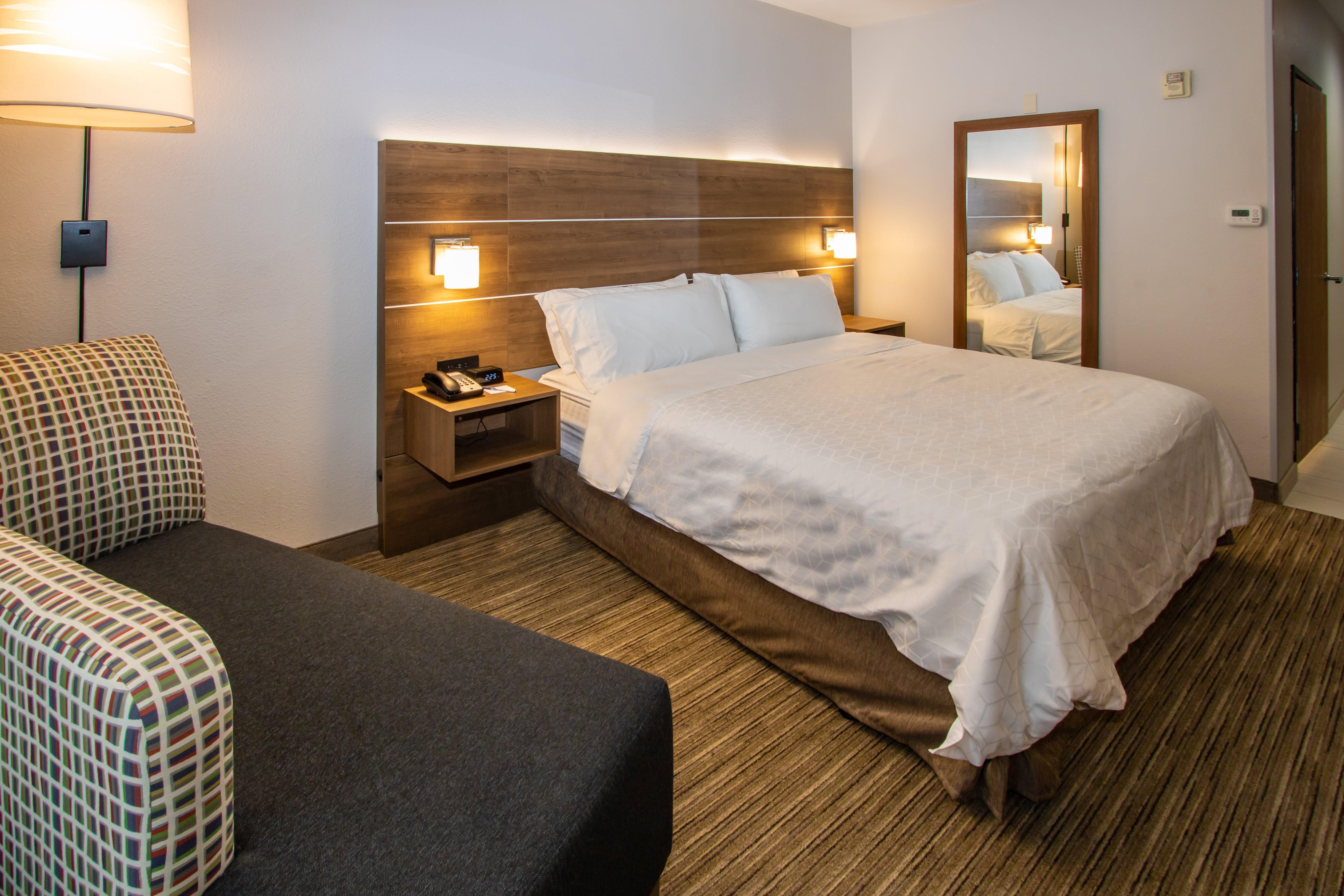 Holiday Inn Express Hotel & Suites Roseville - Galleria Area By Ihg Экстерьер фото