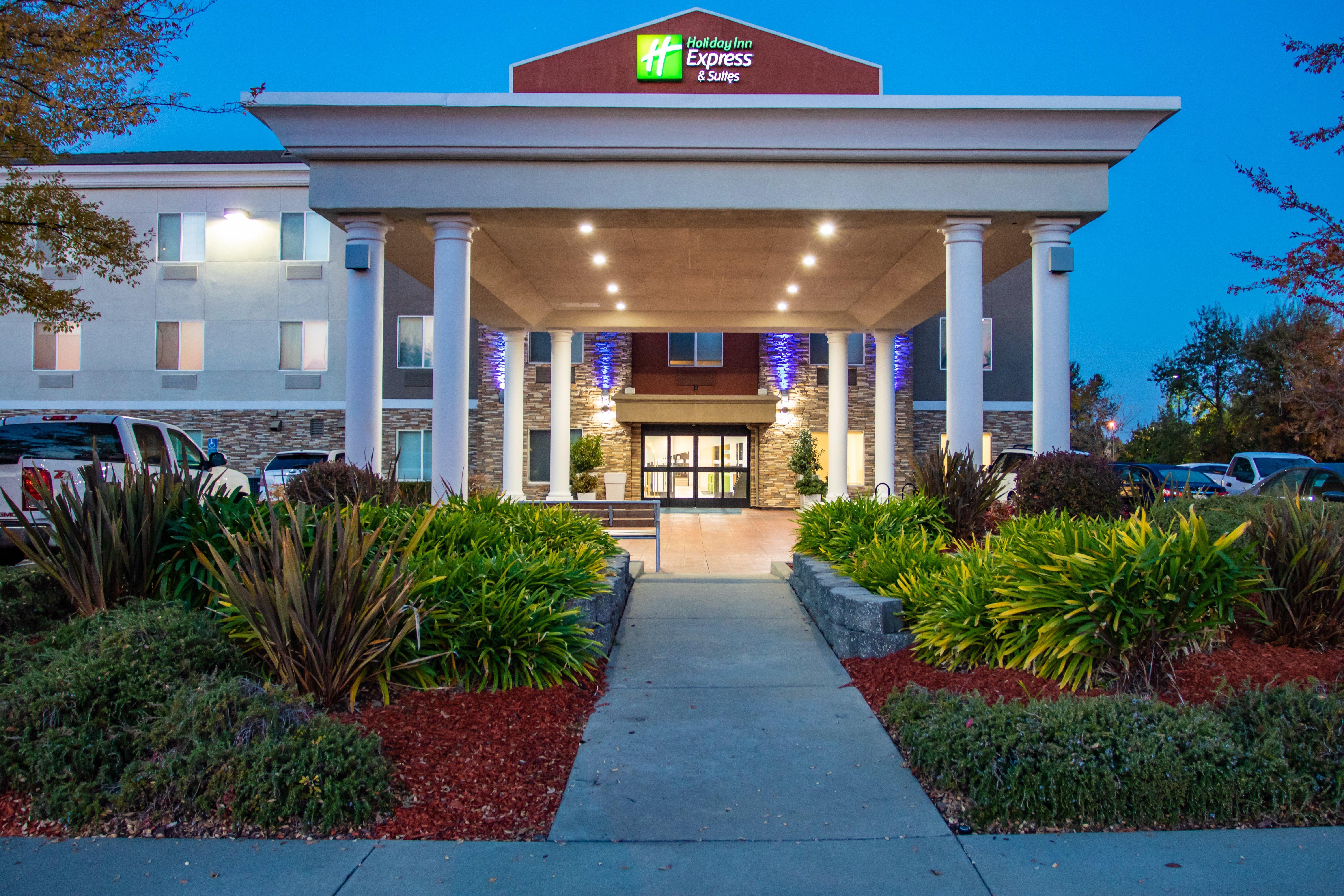 Holiday Inn Express Hotel & Suites Roseville - Galleria Area By Ihg Экстерьер фото