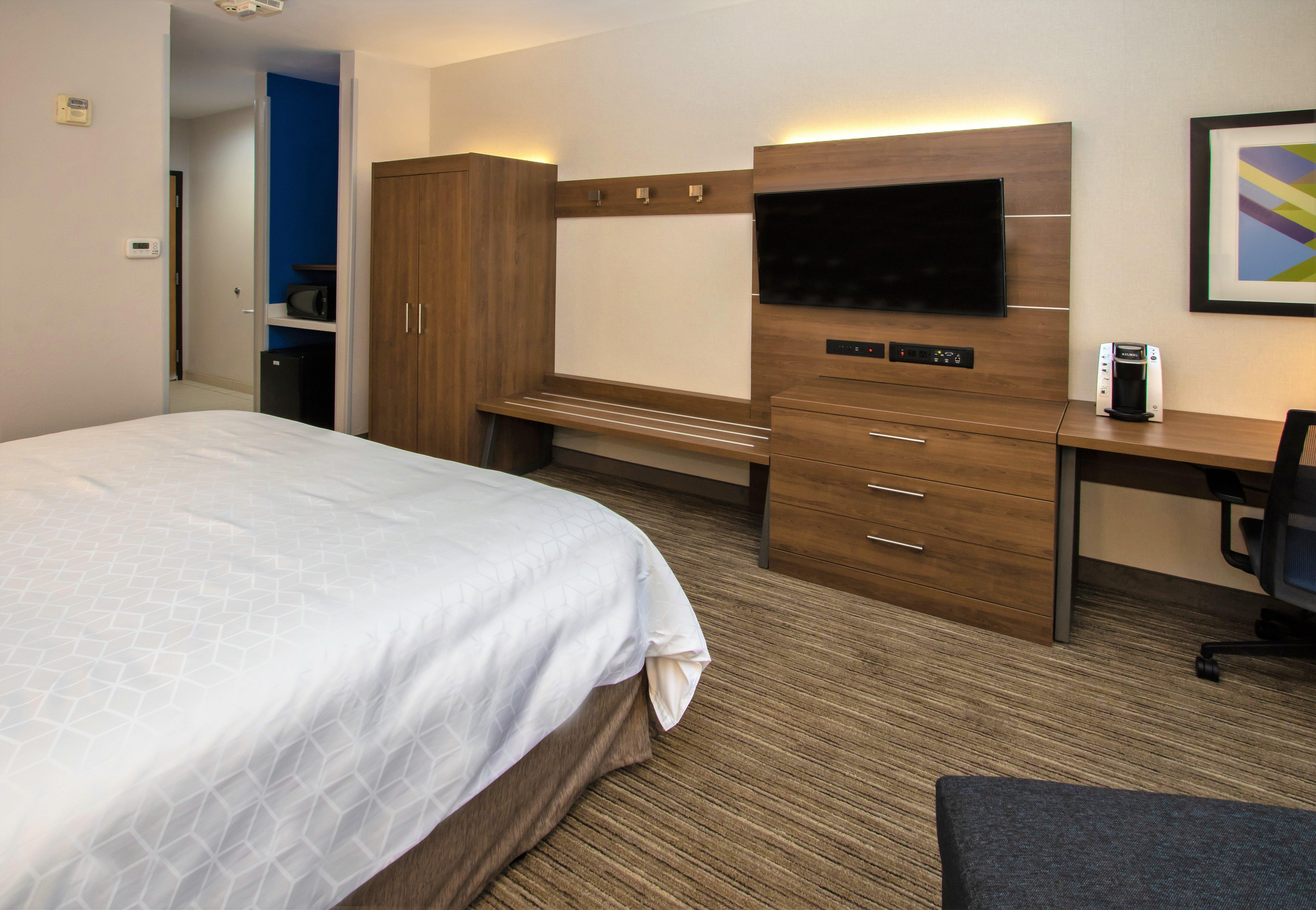 Holiday Inn Express Hotel & Suites Roseville - Galleria Area By Ihg Экстерьер фото