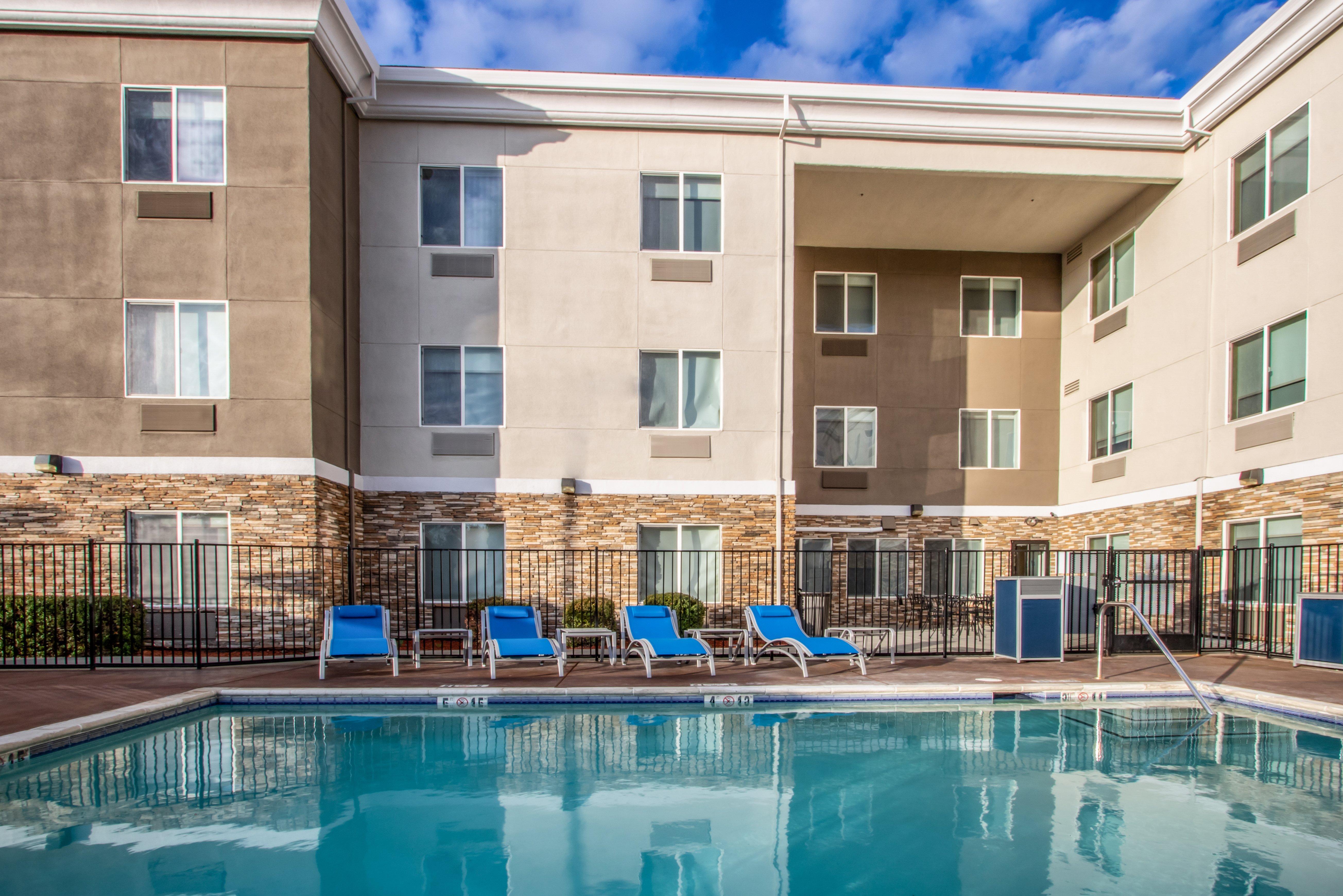 Holiday Inn Express Hotel & Suites Roseville - Galleria Area By Ihg Экстерьер фото
