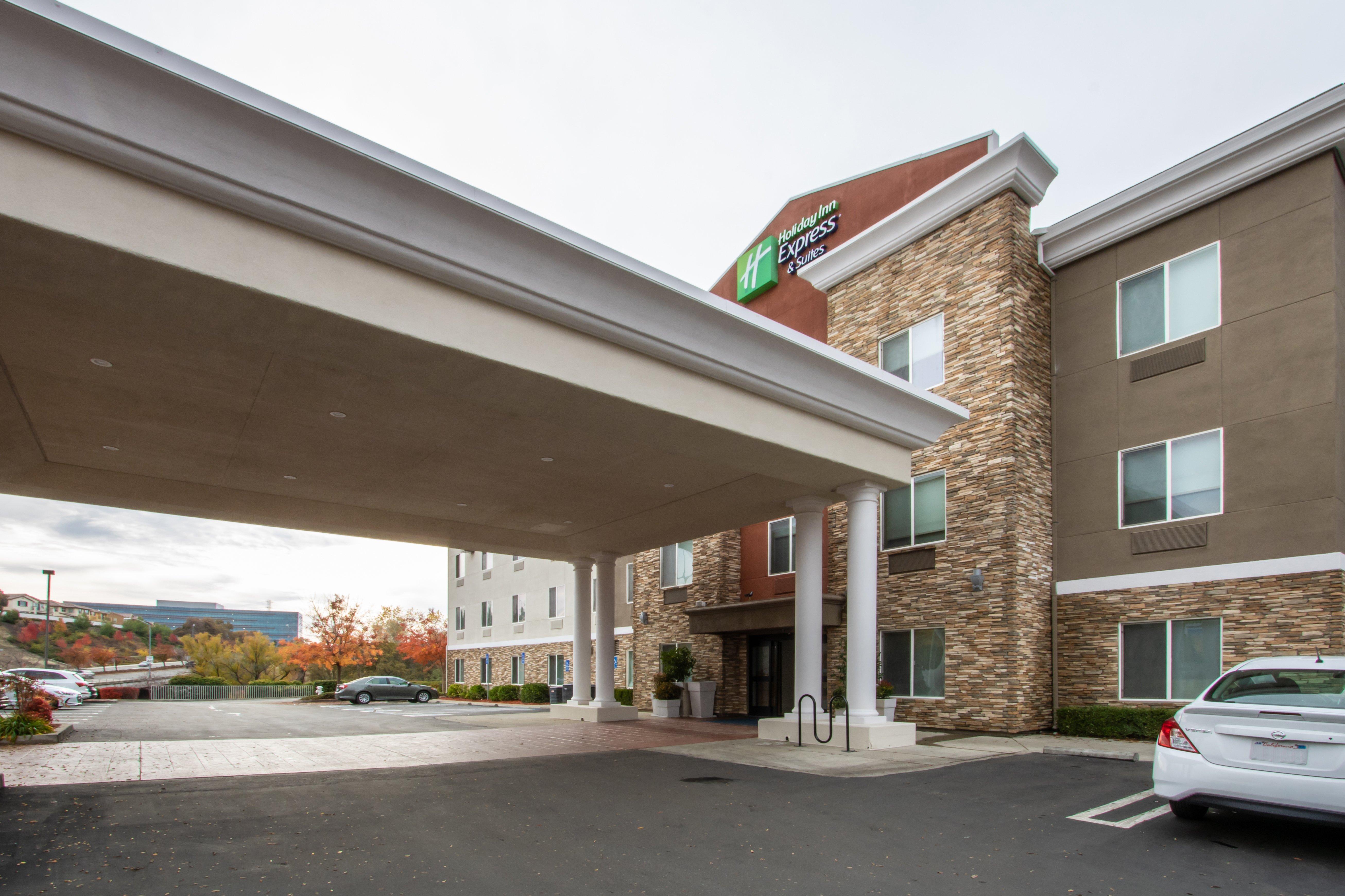 Holiday Inn Express Hotel & Suites Roseville - Galleria Area By Ihg Экстерьер фото
