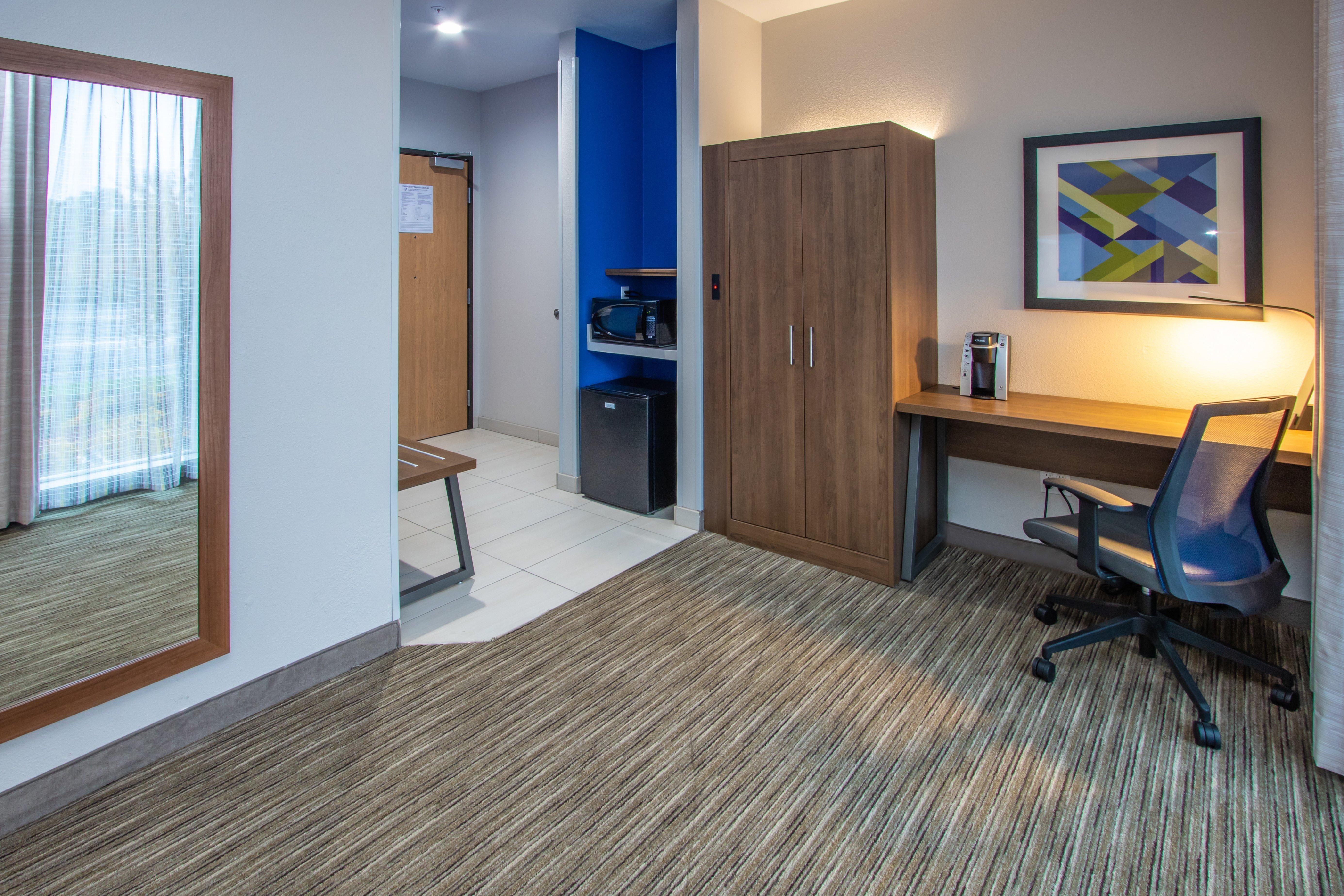 Holiday Inn Express Hotel & Suites Roseville - Galleria Area By Ihg Экстерьер фото